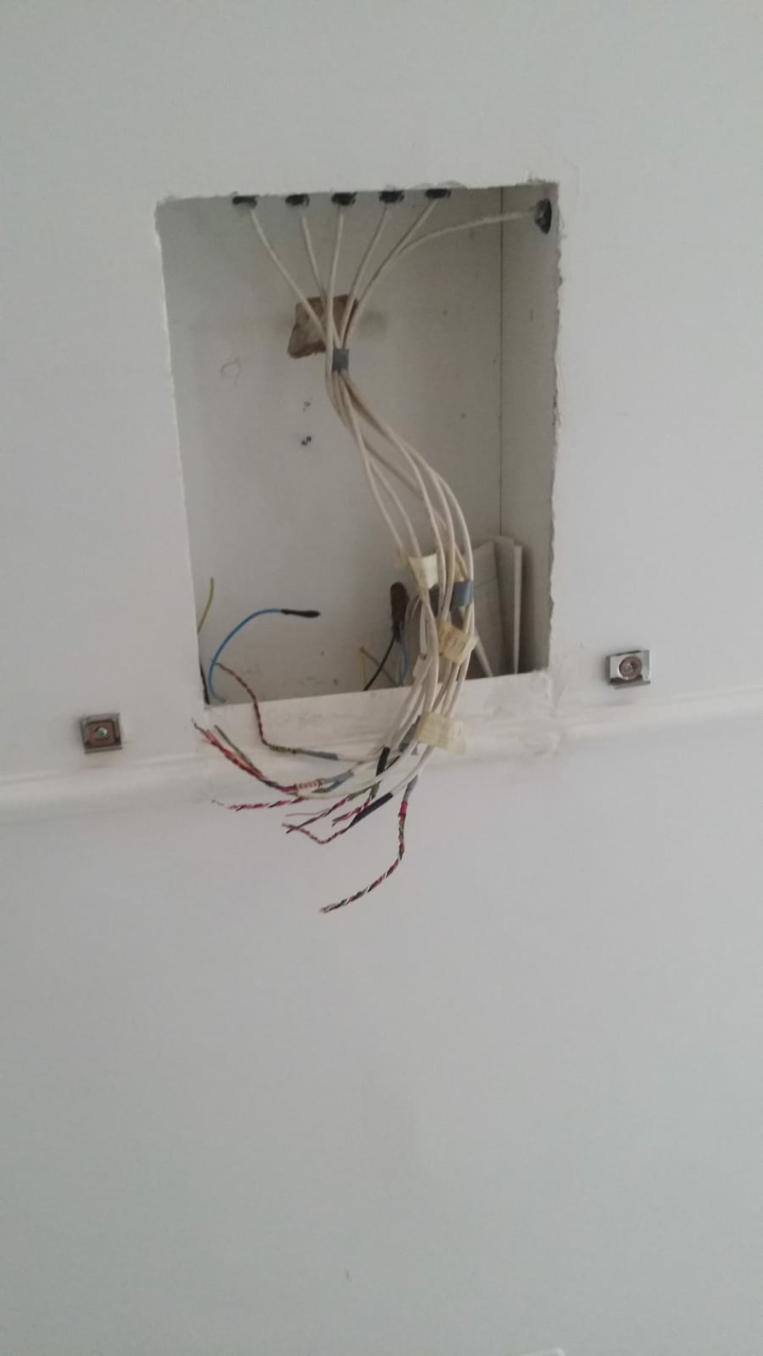 Centrale d'allarme otto zone