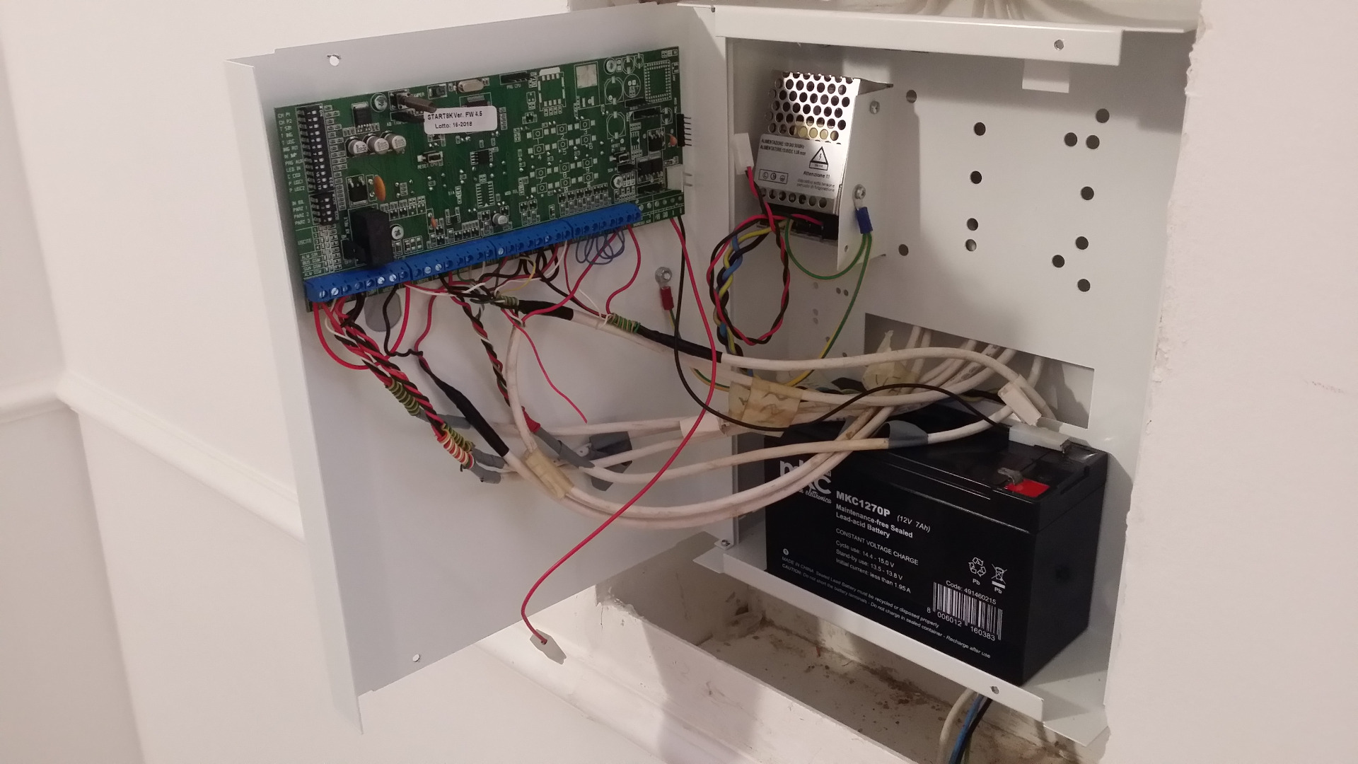 Centrale d'allarme otto zone